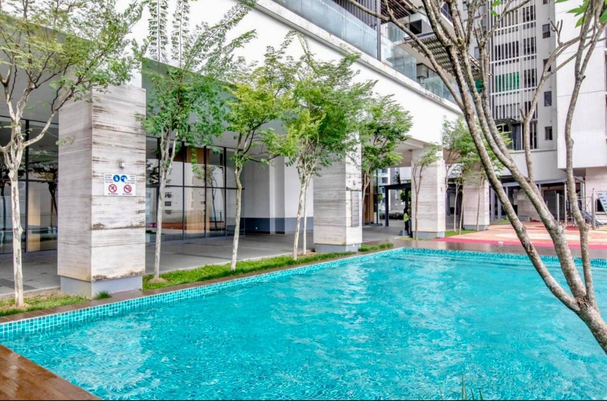 Pangsapuri The Elements Ampang Infinity Pool Kuala Lumpur